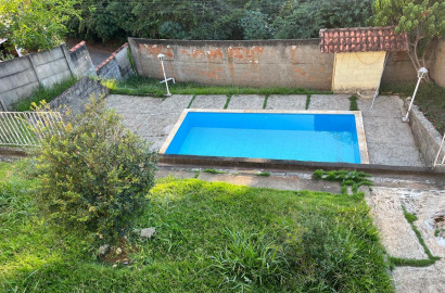 Casa para venda em São Lourenço - MG.