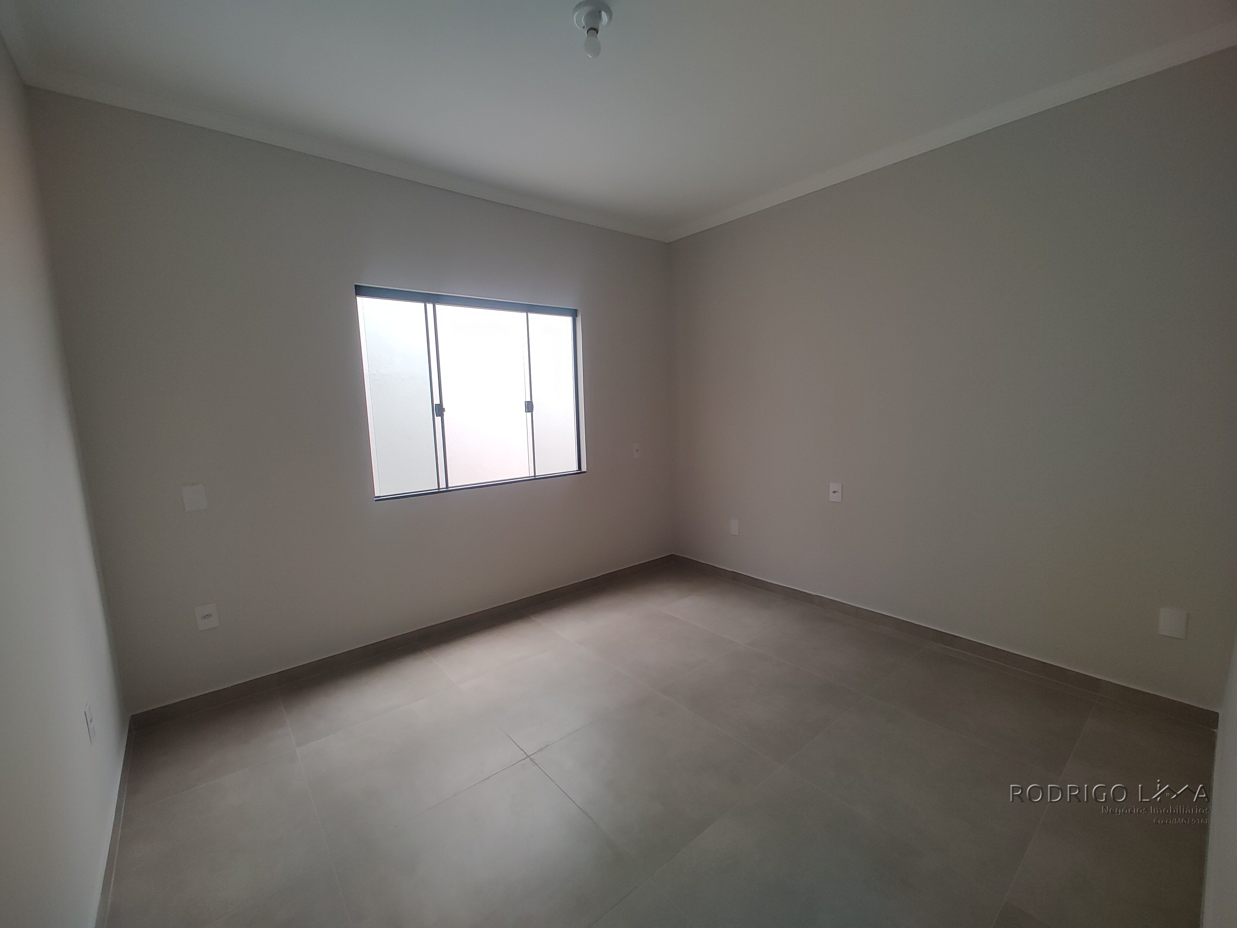 Casa nova para locação em São Lourenço MG