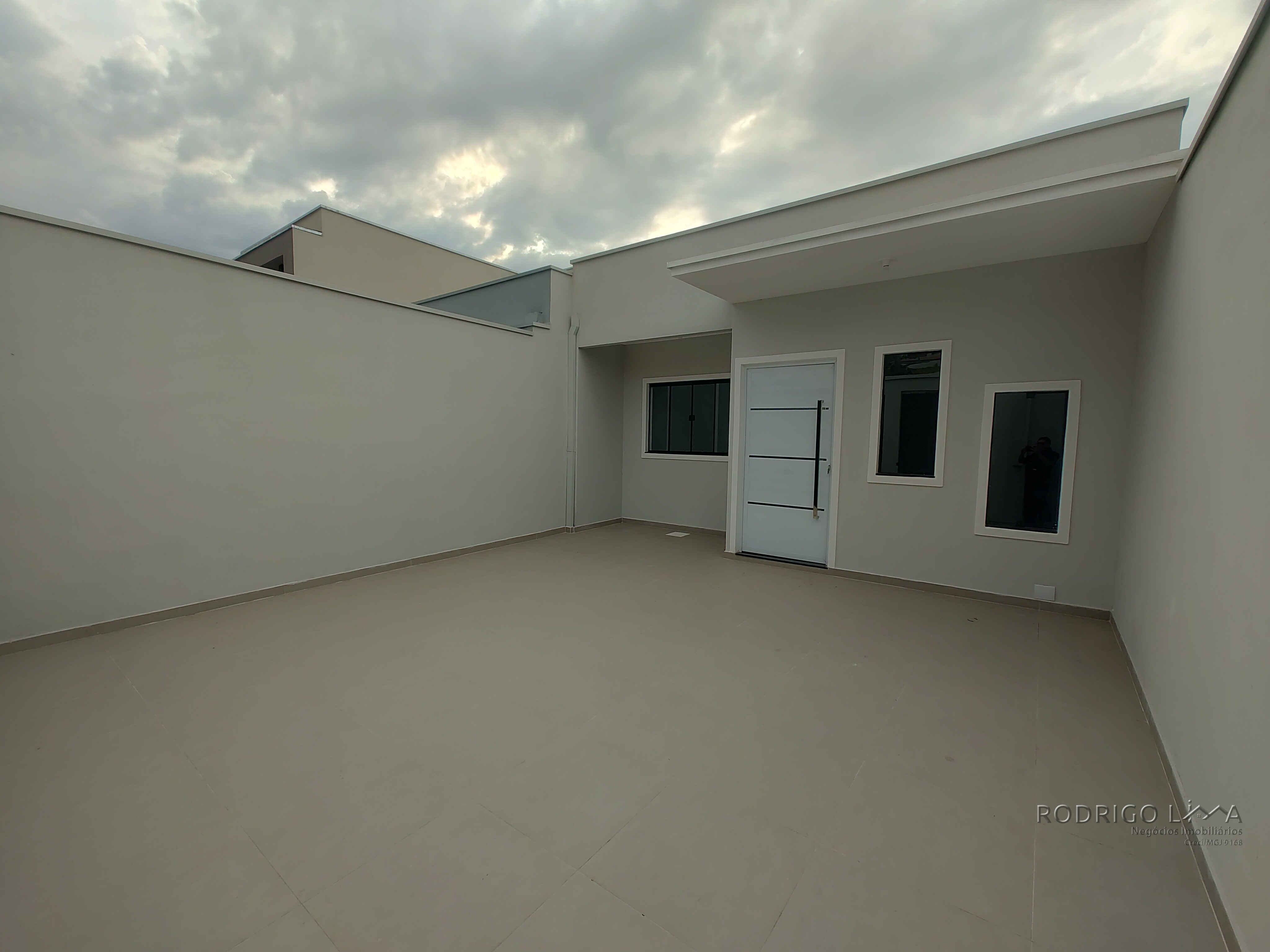 Casa nova para locação em São Lourenço MG
