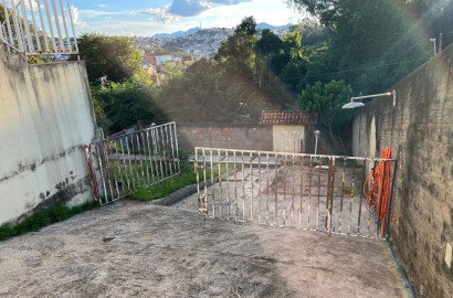 Casa para venda em São Lourenço - MG.
