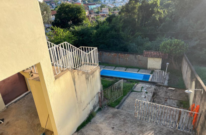 Casa para venda em São Lourenço - MG.