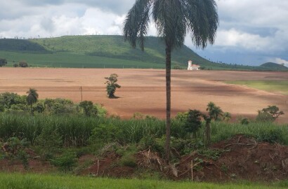 Fazenda para venda na região de Cajuru SP