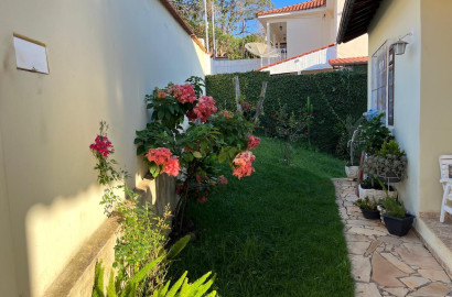 Casa para venda em São Lourenço - MG.