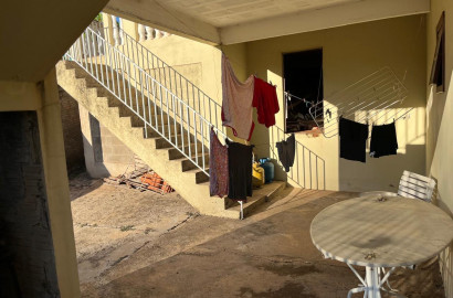 Casa para venda em São Lourenço - MG.