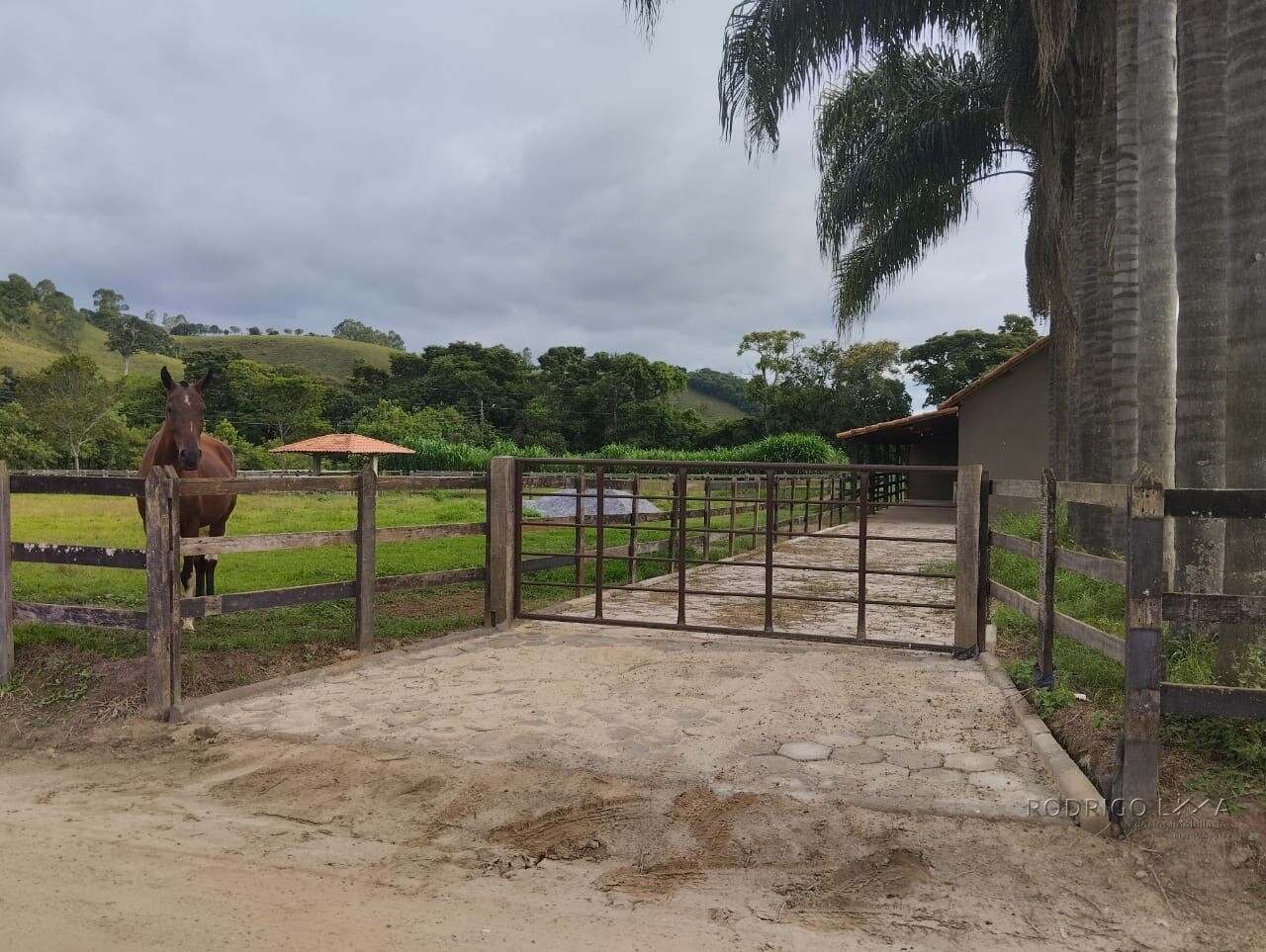 Linda chácara para venda a 15 minutos de São Lourenço MG.