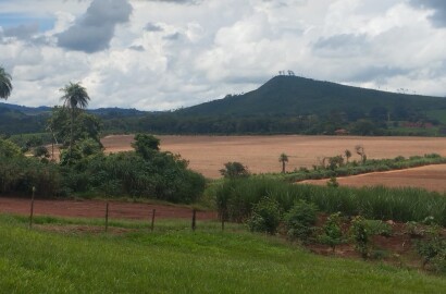 Fazenda para venda na região de Cajuru SP