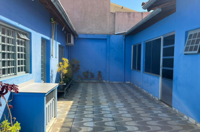 Linda casa a Venda em São Lourenço - MG.