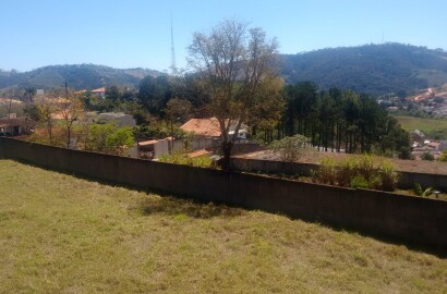 Lote em bairro nobre para venda em São Lourenço MG.