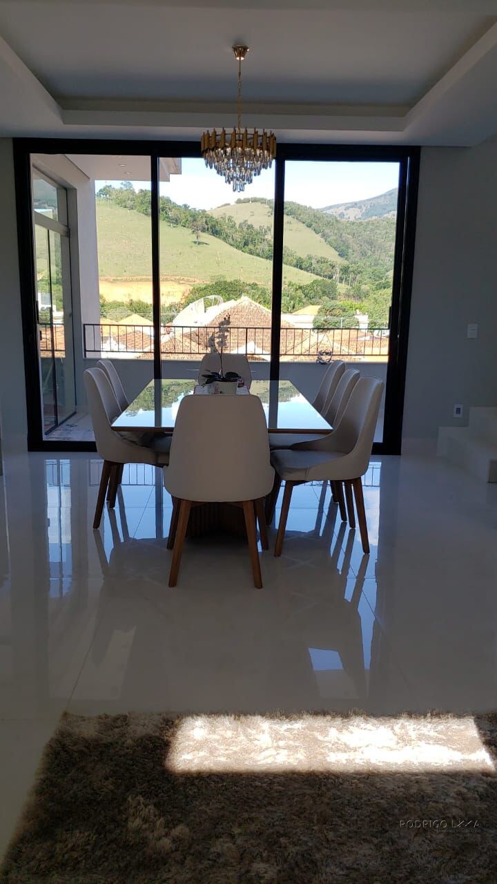 Casa alto padrão para venda em Passa Quatro MG