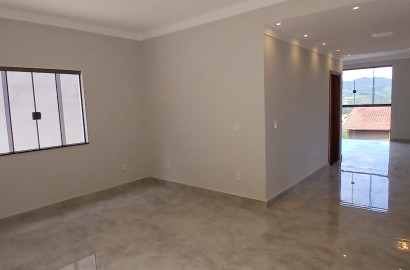 Linda casa para venda em São Lourenço - MG.