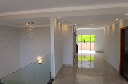 Linda casa para venda em São Lourenço - MG.