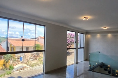 Linda casa para venda em São Lourenço - MG.