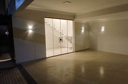 Linda casa para venda em São Lourenço - MG.
