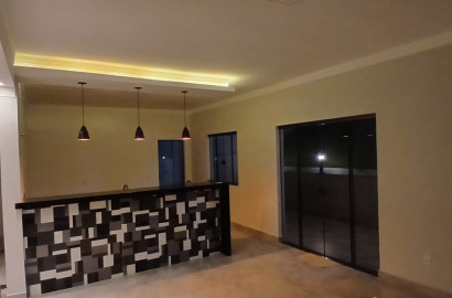 Linda casa para venda em São Lourenço - MG.