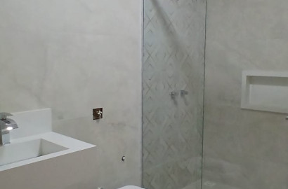 Linda casa para venda em São Lourenço - MG.
