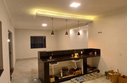 Linda casa para venda em São Lourenço - MG.