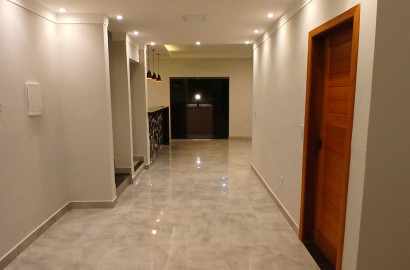 Linda casa para venda em São Lourenço - MG.