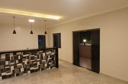 Linda casa para venda em São Lourenço - MG.