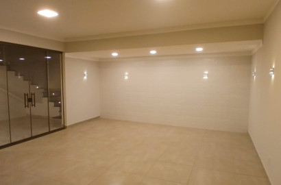 Linda casa para venda em São Lourenço - MG.