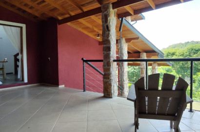 Casa de alto padrão para venda em São Lourenço - MG.