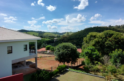 Casa de alto padrão para venda em São Lourenço - MG.