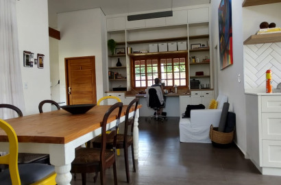 Casa de alto padrão para venda em São Lourenço - MG.