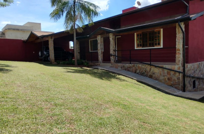 Casa de alto padrão para venda em São Lourenço - MG.