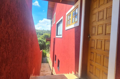 Casa de alto padrão para venda em São Lourenço - MG.