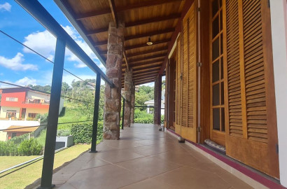 Casa de alto padrão para venda em São Lourenço - MG.
