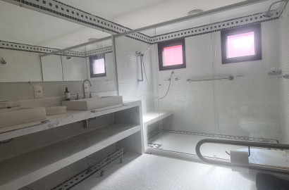 Casa de alto padrão para venda em São Lourenço - MG.