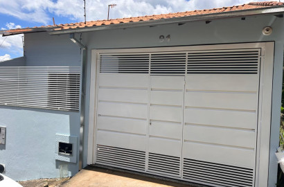 Linda casa para venda em São Lourenço - MG.