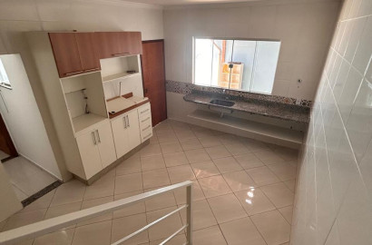 Linda casa para venda em São Lourenço - MG.