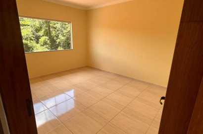 Linda casa para venda em São Lourenço - MG.