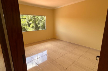 Linda casa para venda em São Lourenço - MG.