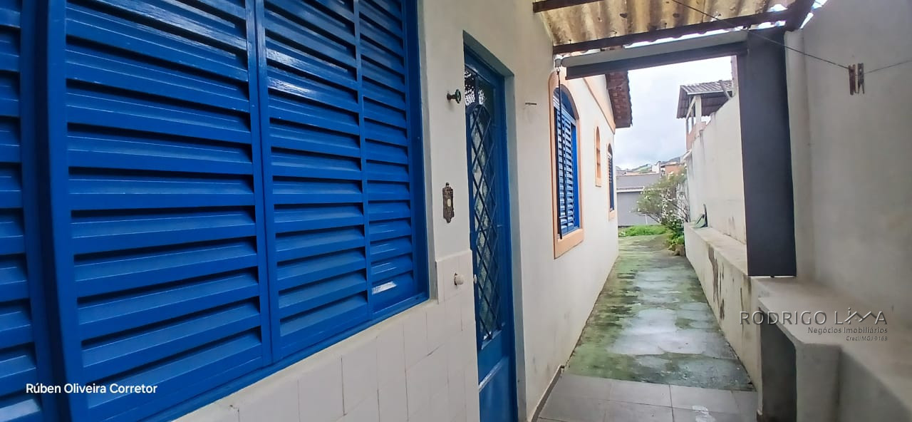 Linda casa para venda em São Lourenço - MG.