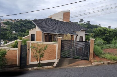 Casa alto padrão para venda em Caxambu Mg