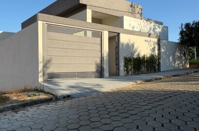 Casa nova para venda em São Lourenço MG