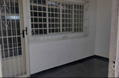 Linda casa para venda em São Lourenço - MG.
