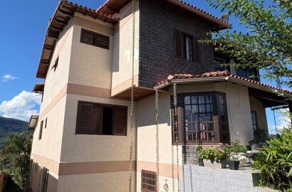 Casa alto padrão para venda em Lambari MG