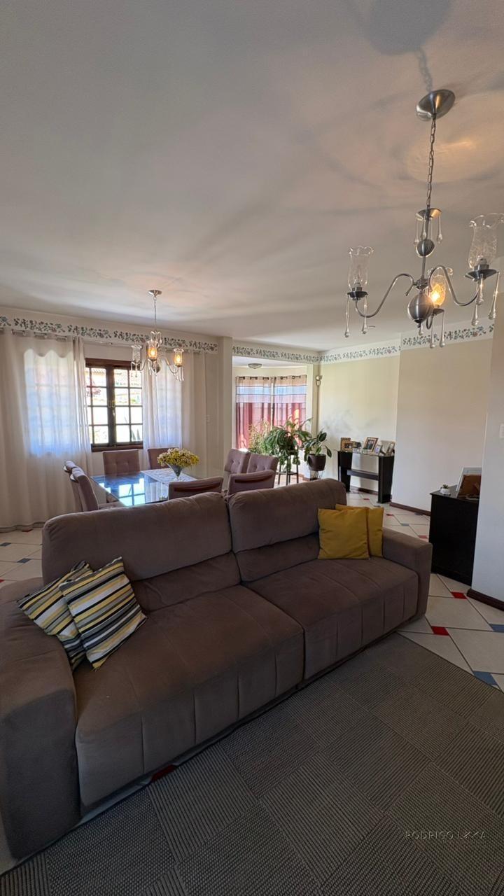 Casa alto padrão para venda em Lambari MG