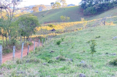 Linda área rural para venda em Dom Viçoso MG.