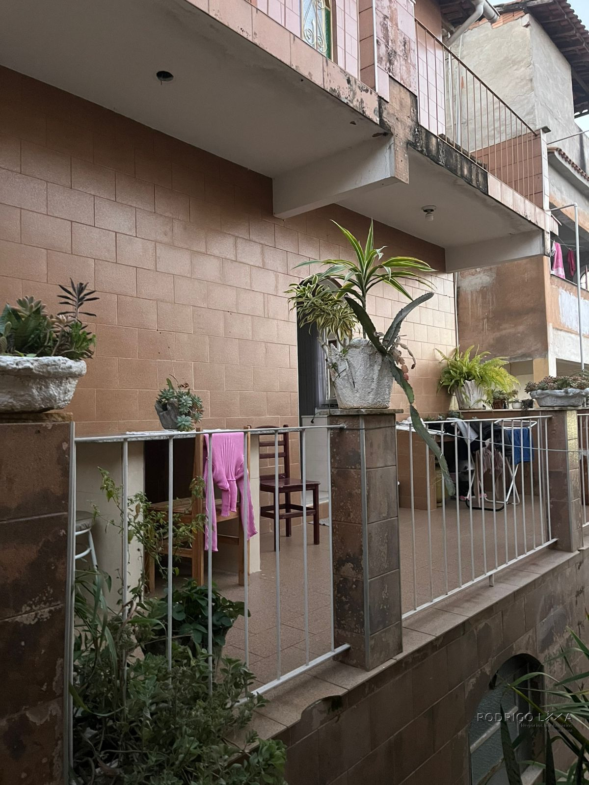 Linda casa para venda em São Lourenço - MG.