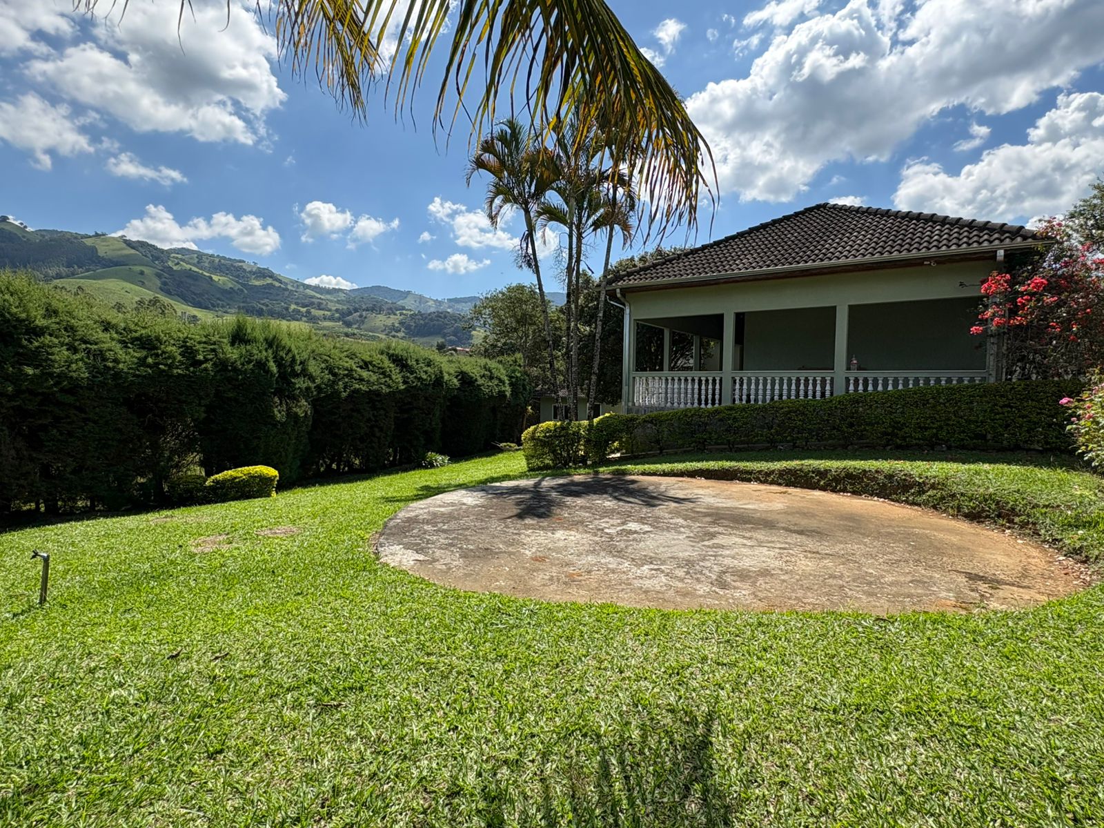 Casa para venda em Dom Viçoso MG