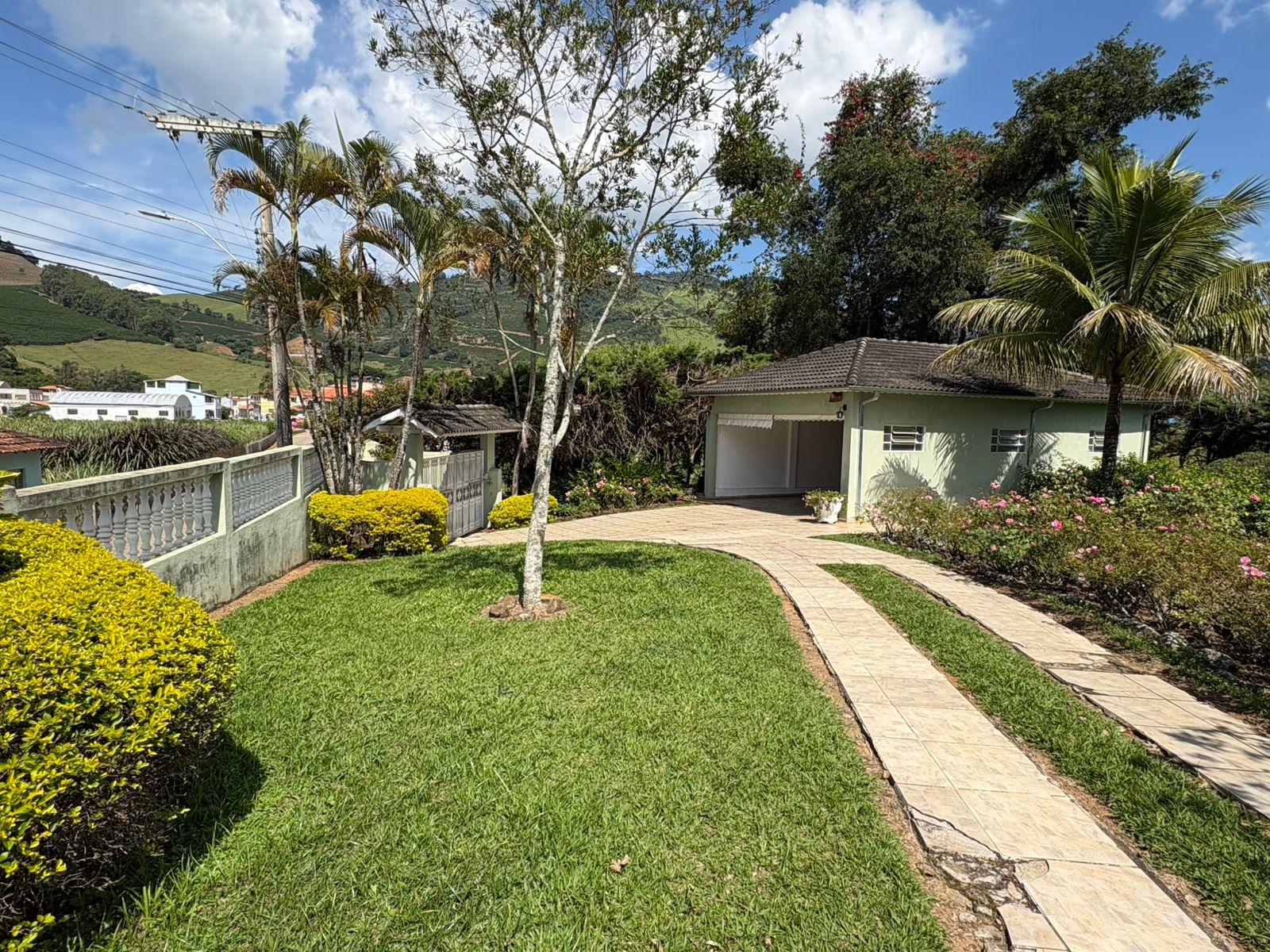 Casa para venda em Dom Viçoso MG