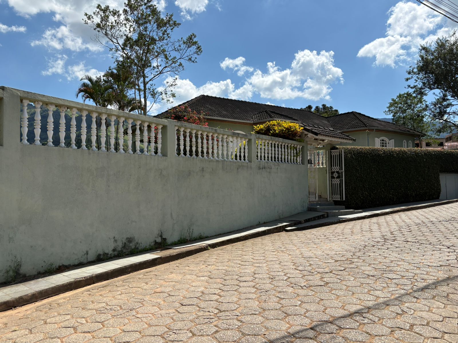 Casa para venda em Dom Viçoso MG