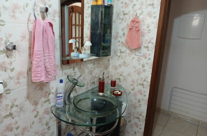 Linda casa para venda em bairro nobre de São Lourenço-MG.