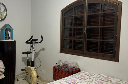 Linda casa para venda em bairro nobre de São Lourenço-MG.