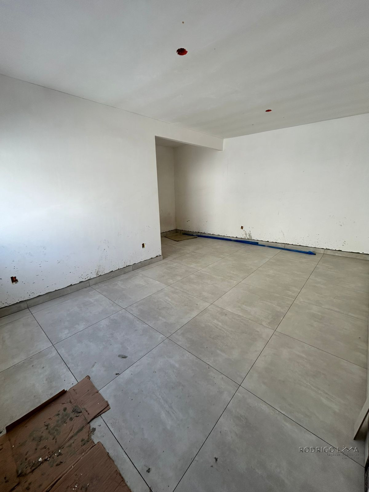 Casa em fase de acabamento para venda em São Lourenço - MG.