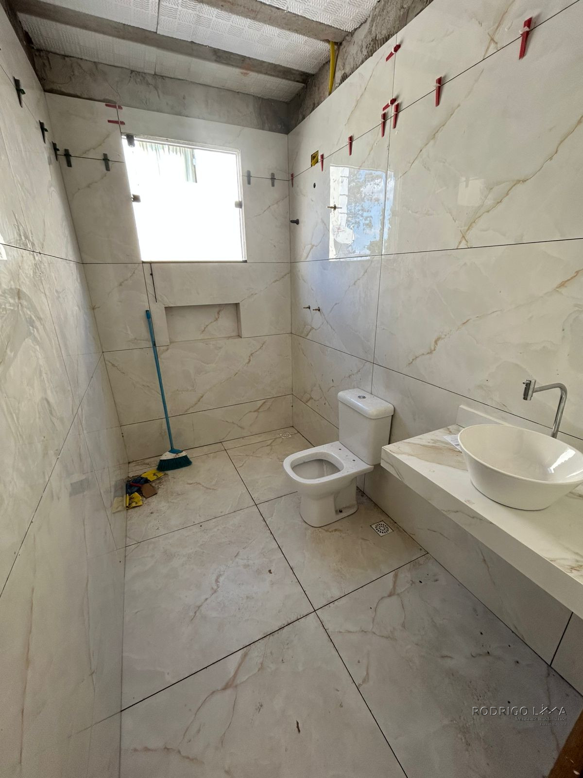Casa em fase de acabamento para venda em São Lourenço - MG.