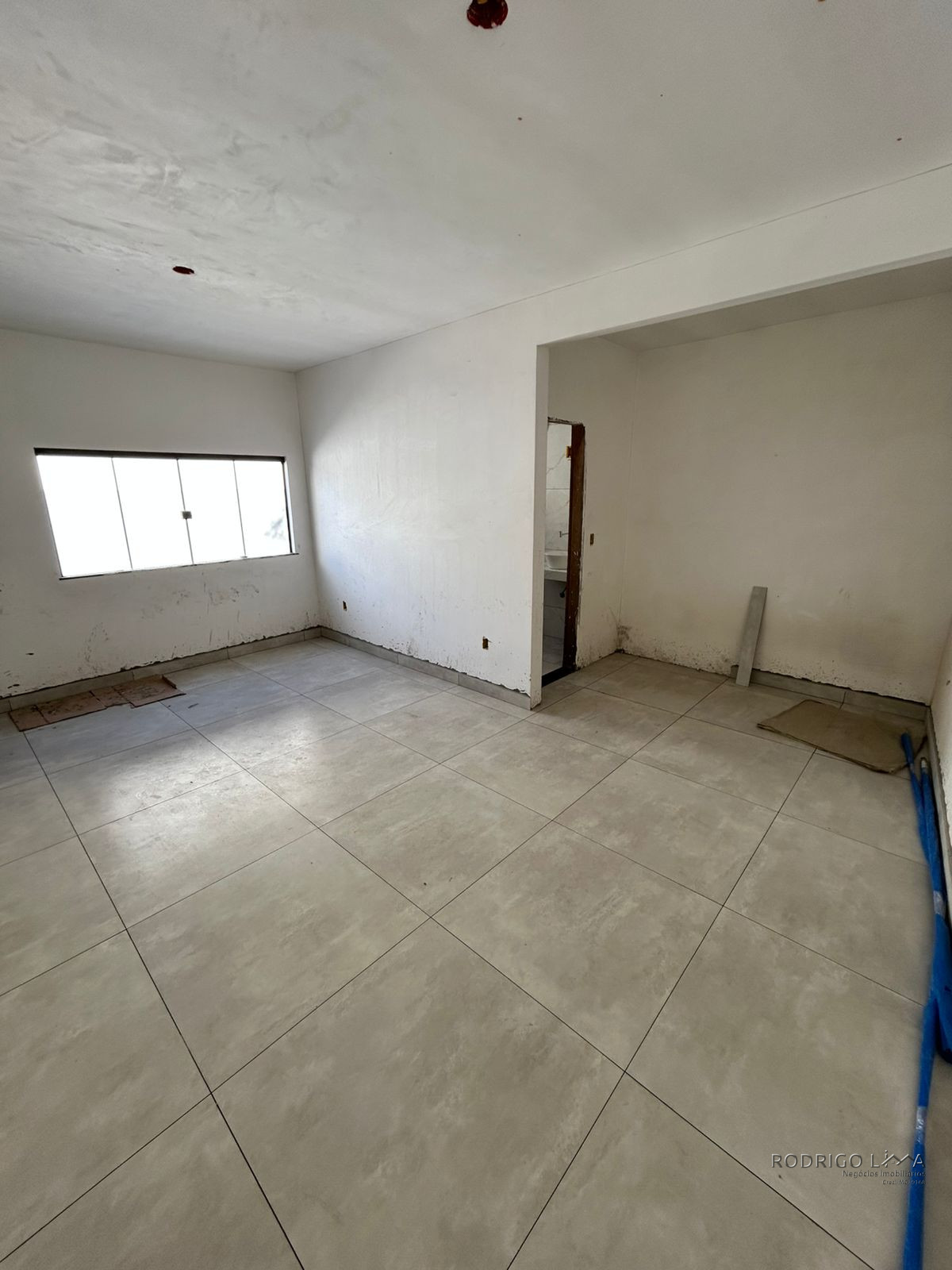 Casa em fase de acabamento para venda em São Lourenço - MG.